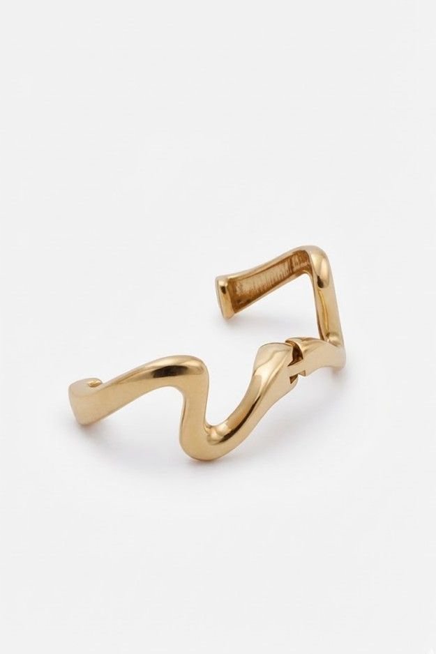 【ノウハウ/KNOWHOW】のWave イヤーカフ(片耳用) 人気、トレンドファッション・服の通販 founy(ファニー) 　ファッション　Fashion　レディースファッション　Fashion for Women　ジュエリー　Jewelry　ファッションリング　Fashion Rings　イヤリング・フープ・ドロップタイプ　Hoop, Drop & Clip Earrings　イヤリング　Earrings　イヤーカフ　Ear Cuffs　シンプル　Simple, Minimal　フォルム　Silhouette, Form　エレガント 上品　Elegant　新作・新入荷　New Arrivals / New In　片耳　One-Ear, Single Earring　軽量　Lightweight, Ultra Light　other-2|ID: prp329100004777310 ipo3291000000034638913