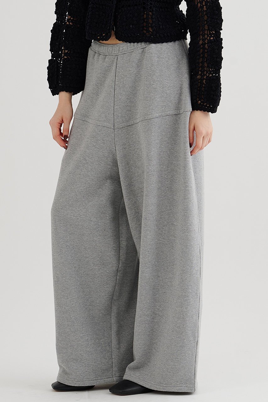 【ウィムガゼット/Whim Gazette】の裏毛バレルパンツ インテリア・キッズ・メンズ・レディースファッション・服の通販 founy(ファニー) 　ファッション　Fashion　レディースファッション　Fashion for Women　パンツ　Pants & Trousers　おすすめ　Recommended / Our Picks　スウェット / スエット　Sweatshirt, Sweatwear　セットアップ　Set-Up, Coordinated Outfit　フリル　Frill, Ruffle　リラックス　Relax, Relaxed Fit　エレガント 上品　Elegant　日本製　Made In Japan　グレー|ID: prp329100004777360 ipo3291000000035942623