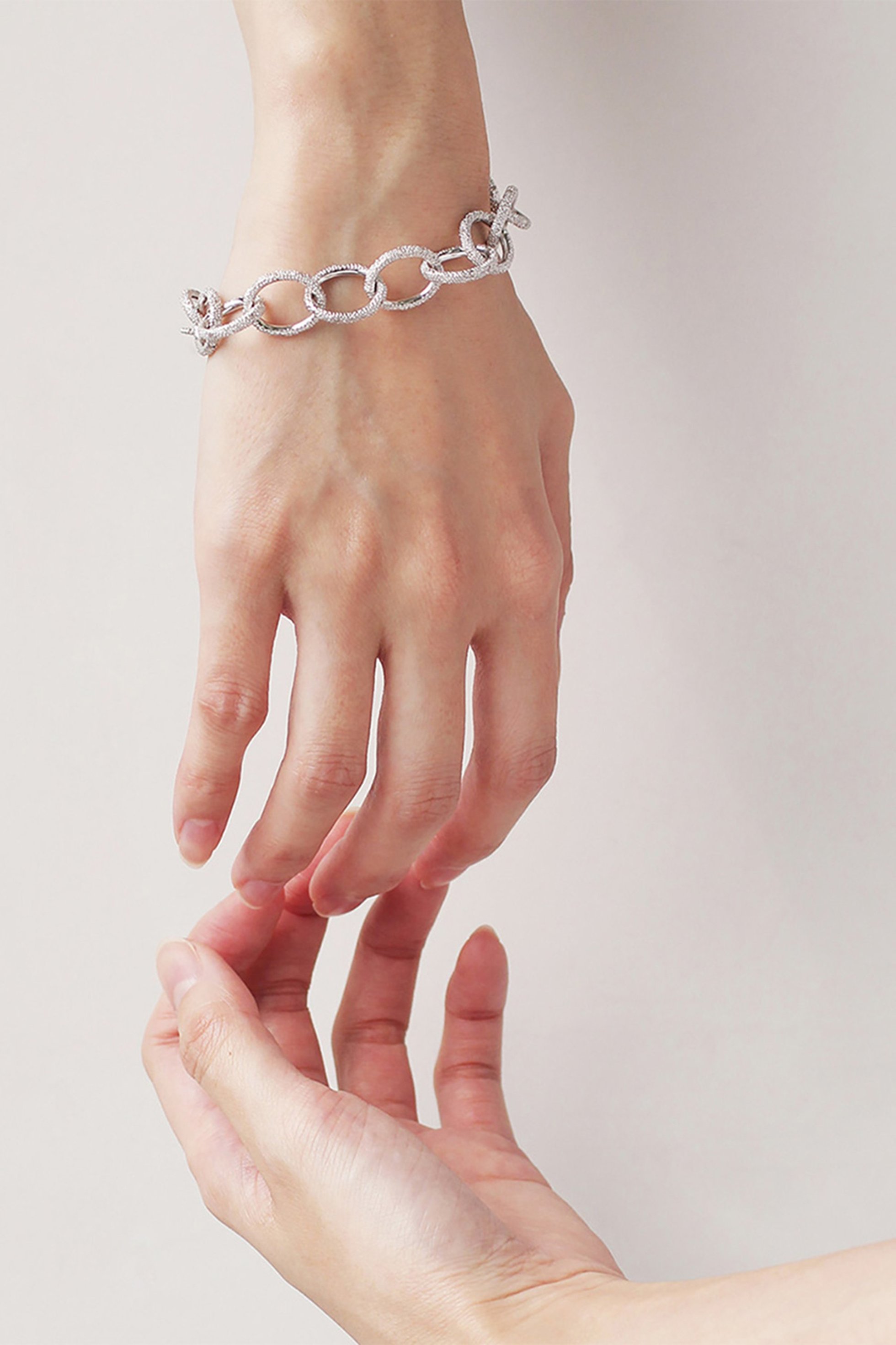 【アヤミ ジュエリー/AYAMI jewelry】のPave Chain ブレスレット 人気、トレンドファッション・服の通販 founy(ファニー) ファッション Fashion レディースファッション Fashion for Women ジュエリー Jewelry チェーン&カフブレスレット Cuff & Chain Bracelets バングル・カフブレスレット Bangles & Cuff Bracelets コレクション Collection, Seasonal Line スタンダード Standard, Basic チェーン Chain, Chain Strap ブレスレット Bracelet, Wristband 人気 Popular, Best Seller 再入荷 Restock / Back in Stock other-2|ID: prp329100004779919 ipo3291000000034673668