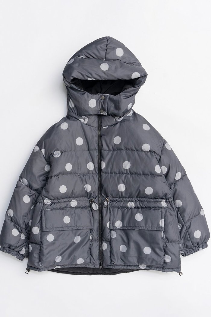 【メゾンスペシャル/MAISON SPECIAL】のReversible Printed Down Coat/リバーシブルプリントダウン インテリア・キッズ・メンズ・レディースファッション・服の通販 founy(ファニー) https://founy.com/ ファッション Fashion レディースファッション Fashion for Women アウター Coat / Outerwear Collection コート・ロングコート・ピーコート Long Coats, Peacoats & More ダウンジャケット・軽量ダウン Warm & Lightweight Down Jackets ジャケット Jacket, Outerwear ダウン Down, Puffer ドット Polka Dot, Dot Pattern リバーシブル Reversible, Two-Sided エレガント 上品 Elegant 冬 Winter / This Winter 新作・新入荷 New Arrivals / New In 軽量 Lightweight, Ultra Light 防寒 Cold Protection, Winter-Ready |ID: prp329100004779939 ipo3291000000034673794