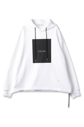 【クルニ/CULLNI】 ボックス ロゴ プリント ドローストリング フーディー人気、トレンドファッション・服の通販 founy(ファニー) ファッション Fashion レディースファッション Fashion for Women トップス・カットソー Cut & Sew Tops シャツ・ブラウス・オフィスカジュアル Elegant Blouses & Button-Ups レディースパーカー・カジュアルフーディー Casual Hoodies & Sweatshirts ロングTシャツ・Tシャツ Longline T-Shirts & Tees スウェット・クルーネックトップス Sweatshirts & Crewnecks / Relaxed Fit Sweat Tops カットソー・ベーシックTシャツ Cut-and-Sewn Tops / Stretch Tees & Basics ショルダー Shoulder, Shoulder Strap ドロップ Drop Shoulder, Dropped Style ドローコード Drawcord, Drawstring Cord ドローストリング Drawstring, Pull Cord プリント Print, Printed Pattern ベーシック Basic, Essential ボックス Boxy, Box Shape エレガント 上品 Elegant 新作・新入荷 New Arrivals / New In |ID:prp329100004779944