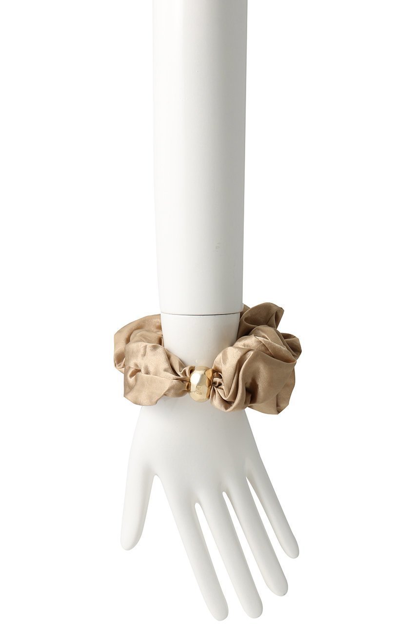 【ランバン オン ブルー/LANVIN en Bleu】のメタルリングサテンシュシュ 人気、トレンドファッション・服の通販 founy(ファニー) ファッション Fashion レディースファッション Fashion for Women シュシュ&ヘアアクセ/ヘアアレンジ Scrunchies & Hair Accessories 2025年 2025 2025-2026秋冬・A/W Autumn/Winter 2025–26 AW25–26 アクセサリー Fashion Accessories サテン Satin, Glossy Fabric ブレスレット Bracelet, Wristband メタル Metal, Metal Parts リュクス Luxury, Elegant, High-End, Chic エレガント 上品 Elegant A/W・秋冬 Autumn/Winter other-2|ID: prp329100004780637 ipo3291000000034684361