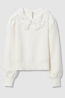 【アルアバイル/allureville】の【LOULOU WILLOUGHBY】フラワー衿付プルオーバー 人気、トレンドファッション・服の通販 founy(ファニー) ファッション Fashion レディースファッション Fashion for Women トップス・カットソー Cut & Sew Tops ニット Knit Tops & Sweaters カジュアルプルオーバー・ニットトップス Pullovers & Knit Tops / Casual Pullovers 2025年 2025 2025-2026秋冬・A/W Autumn/Winter 2025–26 AW25–26 シンプル Simple, Minimal パール Pearl, Pearl Accent フラワー Flower, Floral モチーフ Motif, Design Theme A/W・秋冬 Autumn/Winter |ID:prp329100004780697