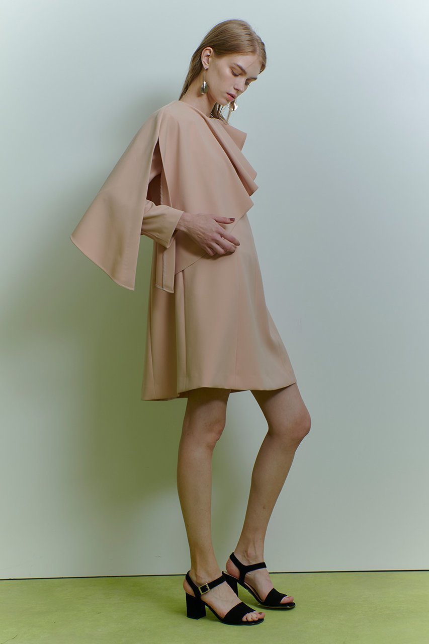 【アルアバイル/allureville】の【LOULOU WILLOUGHBY】2WAYケープワンピース 人気、トレンドファッション・服の通販 founy(ファニー) ファッション Fashion レディースファッション Fashion for Women ワンピース Dresses チュニック Tunic Tops & Dresses 2026年 2026 シェイプ Shape, Slim Fit スリット Slit, Slit Detail ダブル Double, Double-Breasted チュニック Tunic, Long Top フレア Flare, Flared ロング Long, Long-Length 夏 Summer 春 Spring S/S・春夏 SS, Spring/Summer, Warm Season other-6|ID: prp329100004780709 ipo3291000000036054109