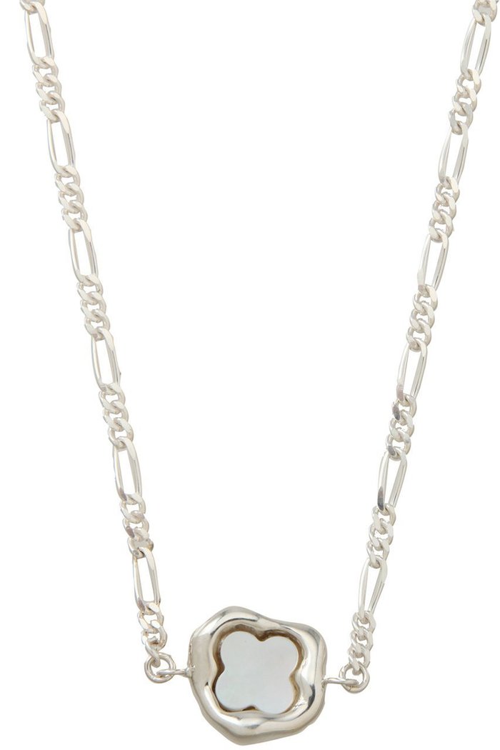 【メゾンドパルス/MAISON DPULSE】のShell flower ネックレス インテリア・キッズ・メンズ・レディースファッション・服の通販 founy(ファニー) https://founy.com/ ファッション Fashion レディースファッション Fashion for Women ジュエリー Jewelry ネックレス Necklaces & Pendants シルバー Silver, Metallic Silver ネックレス Necklace, Pendant Necklace フォルム Silhouette, Form フラワー Flower, Floral ワンポイント One Point, Statement Accent 新作・新入荷 New Arrivals / New In |ID: prp329100004782536 ipo3291000000034705330