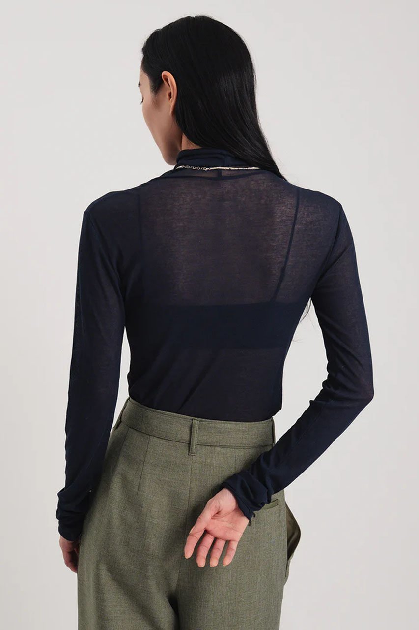 【スタニングルアー/STUNNING LURE】のインナーカラータートル 人気、トレンドファッション・服の通販 founy(ファニー) 　ファッション　Fashion　レディースファッション　Fashion for Women　トップス・カットソー　Cut & Sew Tops　シャツ・ブラウス・オフィスカジュアル　Elegant Blouses & Button-Ups　ロングTシャツ・Tシャツ　Longline T-Shirts & Tees　カットソー・ベーシックTシャツ　Cut-and-Sewn Tops / Stretch Tees & Basics　おすすめ　Recommended / Our Picks　インナー　Innerwear　キャミソール　Camisole, Spaghetti Strap Top　シアー　Sheer, See-Through　スウェット / スエット　Sweatshirt, Sweatwear　スリーブ　Sleeve, Long Sleeve / Short Sleeve　タートル　Turtleneck, Turtle Collar　トレンド　Trend, Trending Now　ロング　Long, Long-Length　other-7|ID: prp329100004784681 ipo3291000000036031321