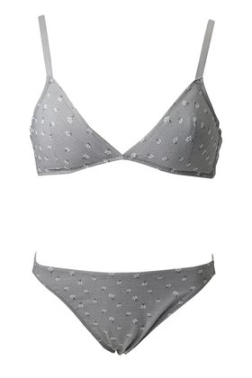 【ランジェリーク/LANGELIQUE】 Para o Natal. -FLOR BLANCO-人気、トレンドファッション・服の通販 founy(ファニー) ファッション Fashion レディースファッション Fashion for Women 下着・ランジェリー Lingerie & Intimates その他ランジェリー・インナーアイテム Other Lingerie / Intimates おすすめ Recommended / Our Picks ギフト プレゼント Gift / Present ショーツ Shorts, Short Pants シンプル Simple, Minimal スタンダード Standard, Basic スペシャル Special, Limited Edition フィット Fit, Slim Fit フラワー Flower, Floral ブラジャー Bra, Lingerie ボックス Boxy, Box Shape モチーフ Motif, Design Theme ランジェリー Lingerie, Intimate Wear ワイヤー Wire, Wired Bra エレガント 上品 Elegant 新作・新入荷 New Arrivals / New In |ID:prp329100004786977