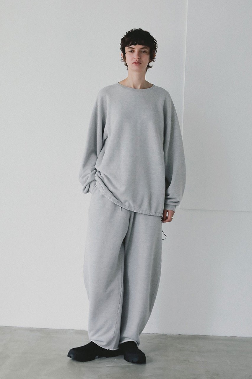 【ハー/HER.】のREMI RELIEF 別注 スウェットクルー 人気、トレンドファッション・服の通販 founy(ファニー) 　ファッション　Fashion　レディースファッション　Fashion for Women　トップス・カットソー　Cut & Sew Tops　シャツ・ブラウス・オフィスカジュアル　Elegant Blouses & Button-Ups　レディースパーカー・カジュアルフーディー　Casual Hoodies & Sweatshirts　ロングTシャツ・Tシャツ　Longline T-Shirts & Tees　スウェット・クルーネックトップス　Sweatshirts & Crewnecks / Relaxed Fit Sweat Tops　カットソー・ベーシックTシャツ　Cut-and-Sewn Tops / Stretch Tees & Basics　セットアップ　Set-Up, Coordinated Outfit　ドローストリング　Drawstring, Pull Cord　バランス　Balance, Style Balance　リラックス　Relax, Relaxed Fit　再入荷　Restock / Back in Stock　別注　Limited Edition, Custom Order　other-7|ID: prp329100004789325 ipo3291000000036073532
