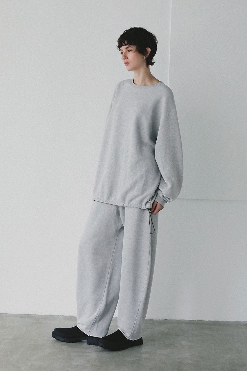【ハー/HER.】のREMI RELIEF 別注 スウェットクルー 人気、トレンドファッション・服の通販 founy(ファニー) 　ファッション　Fashion　レディースファッション　Fashion for Women　トップス・カットソー　Cut & Sew Tops　シャツ・ブラウス・オフィスカジュアル　Elegant Blouses & Button-Ups　レディースパーカー・カジュアルフーディー　Casual Hoodies & Sweatshirts　ロングTシャツ・Tシャツ　Longline T-Shirts & Tees　スウェット・クルーネックトップス　Sweatshirts & Crewnecks / Relaxed Fit Sweat Tops　カットソー・ベーシックTシャツ　Cut-and-Sewn Tops / Stretch Tees & Basics　セットアップ　Set-Up, Coordinated Outfit　ドローストリング　Drawstring, Pull Cord　バランス　Balance, Style Balance　リラックス　Relax, Relaxed Fit　再入荷　Restock / Back in Stock　別注　Limited Edition, Custom Order　other-8|ID: prp329100004789325 ipo3291000000036073533