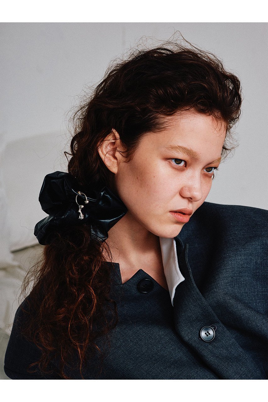 【ヘイップ/heyep】のCat Charm Faux Leather Scrunchie 人気、トレンドファッション・服の通販 founy(ファニー) 　ファッション　Fashion　レディースファッション　Fashion for Women　シュシュ&ヘアアクセ/ヘアアレンジ　Scrunchies & Hair Accessories　2026年　2026　アクセサリー　Fashion Accessories　シンプル　Simple, Minimal　フェイクレザー　Faux Leather, PU Leather　夏　Summer　春　Spring　S/S・春夏　SS, Spring/Summer, Warm Season　other-2|ID: prp329100004789483 ipo3291000000034756450