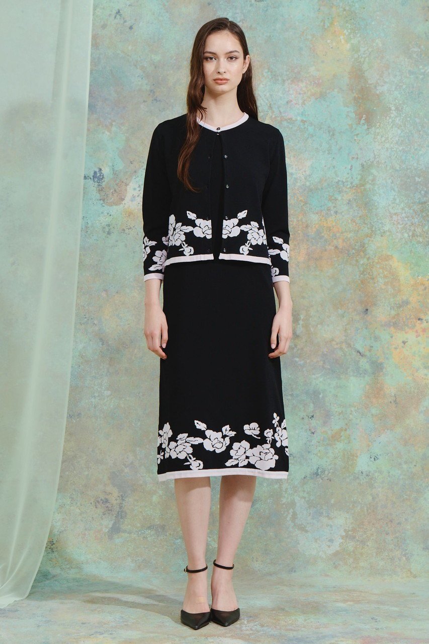 【コルコバード/CORCOVADO】のカメリアジャカードカーディガン 人気、トレンドファッション・服の通販 founy(ファニー) 　ファッション　Fashion　レディースファッション　Fashion for Women　トップス・カットソー　Cut & Sew Tops　カーディガン・羽織り　Layered Style Cardigans　シャツ・ブラウス・オフィスカジュアル　Elegant Blouses & Button-Ups　ロングTシャツ・Tシャツ　Longline T-Shirts & Tees　カットソー・ベーシックTシャツ　Cut-and-Sewn Tops / Stretch Tees & Basics　2026年　2026　カーディガン　Cardigan, Knitwear　コンパクト　Compact, Small Size　ショート　Short, Short Length　トレンド　Trend, Trending Now　ビジネス 仕事 通勤　Business / Work / Commuting　ボトム　Bottoms, Lower Wear　ワイド　Wide, Wide Fit　夏　Summer　春　Spring　S/S・春夏　SS, Spring/Summer, Warm Season　other-7|ID: prp329100004793102 ipo3291000000035943132