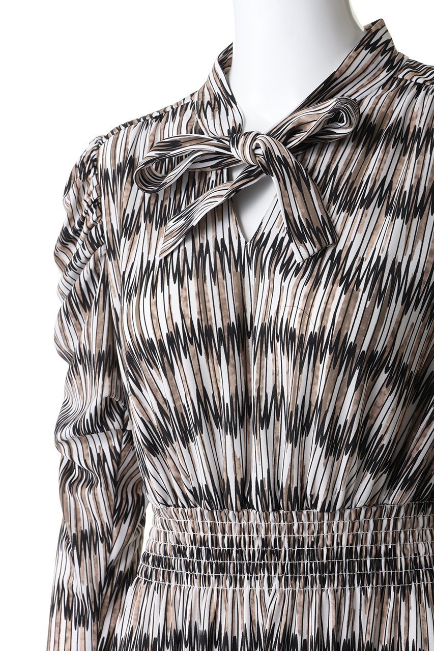 【コルコバード/CORCOVADO】のプリントボウタイリボンドレス 人気、トレンドファッション・服の通販 founy(ファニー) ファッション Fashion レディースファッション Fashion for Women ワンピース Dresses フォーマル・パーティードレス・結婚式用ドレス Elegant & Casual Dresses チュニック Tunic Tops & Dresses 2026年 2026 おすすめ Recommended / Our Picks ギャザー Gathered, Ruffled スリーブ Sleeve, Long Sleeve / Short Sleeve チュニック Tunic, Long Top ドレス Dress, One-Piece プリント Print, Printed Pattern マキシ Maxi, Full Length リボン Ribbon, Bow リュクス Luxury, Elegant, High-End, Chic 夏 Summer 春 Spring S/S・春夏 SS, Spring/Summer, Warm Season other-5|ID: prp329100004793116 ipo3291000000034777857