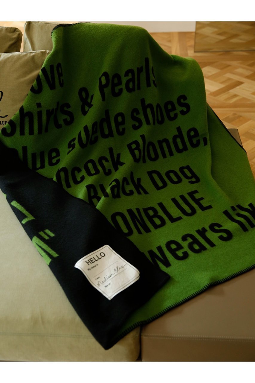 【マディソンブルー/MADISONBLUE】の【UNISEX】MESSAGE BLANKET メッセージブランケット 人気、トレンドファッション・服の通販 founy(ファニー) ファッション Fashion レディースファッション Fashion for Women ストール Soft & Warm Scarves マフラー・スヌード / 冬小物の定番 Scarves & Mufflers ユニセックス Unisex, Genderless グラフィック Graphic, Graphic Design コレクション Collection, Seasonal Line ジャカード/ジャガード Jacquard, Woven Pattern ストール Stole, Wrap ブランケット Blanket, Throw Blanket マフラー Scarf, Muffler リバーシブル Reversible, Two-Sided 今季 This Season, Current Season 冬 Winter / This Winter 新作・新入荷 New Arrivals / New In other-8|ID: prp329100004793141 ipo3291000000034778057