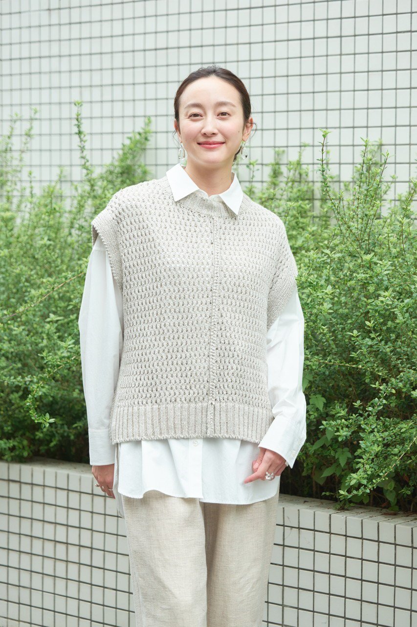 【プリスティン/PRISTINE】のコットンリネンヤク透かし編みベスト 人気、トレンドファッション・服の通販 founy(ファニー) ファッション Fashion レディースファッション Fashion for Women トップス・カットソー Cut & Sew Tops ニット Knit Tops & Sweaters ベスト&ジレ / 重ね着スタイル Vests & Gilets カジュアルプルオーバー・ニットトップス Pullovers & Knit Tops / Casual Pullovers カットソー Cut and Sewn Top シンプル Simple, Minimal センター Center, Center Line タートル Turtleneck, Turtle Collar ベスト Vest, Waistcoat ミックス Mix, Mixed Style メッシュ Mesh, Net Fabric メランジ Melange, Mixed Yarn リネン Linen, Linen Fabric 人気 Popular, Best Seller 半袖 Short Sleeve, Half Sleeve 新作・新入荷 New Arrivals / New In 透かし Cut-Out, Lacework 長袖 Long Sleeve, Full Sleeve other-7|ID: prp329100004797223 ipo3291000000034806030