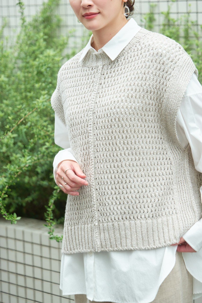 【プリスティン/PRISTINE】のコットンリネンヤク透かし編みベスト 人気、トレンドファッション・服の通販 founy(ファニー) ファッション Fashion レディースファッション Fashion for Women トップス・カットソー Cut & Sew Tops ニット Knit Tops & Sweaters ベスト&ジレ / 重ね着スタイル Vests & Gilets カジュアルプルオーバー・ニットトップス Pullovers & Knit Tops / Casual Pullovers カットソー Cut and Sewn Top シンプル Simple, Minimal センター Center, Center Line タートル Turtleneck, Turtle Collar ベスト Vest, Waistcoat ミックス Mix, Mixed Style メッシュ Mesh, Net Fabric メランジ Melange, Mixed Yarn リネン Linen, Linen Fabric 人気 Popular, Best Seller 半袖 Short Sleeve, Half Sleeve 新作・新入荷 New Arrivals / New In 透かし Cut-Out, Lacework 長袖 Long Sleeve, Full Sleeve other-8|ID: prp329100004797223 ipo3291000000034806031