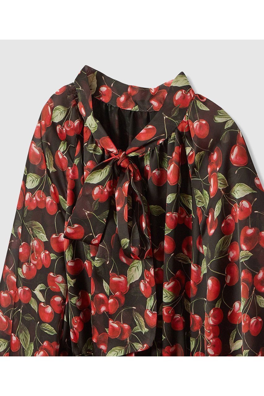 【アルアバイル/allureville】の【LOULOU WILLOUGHBY】LISAチェリープリント リボンワンピース 人気、トレンドファッション・服の通販 founy(ファニー) ファッション Fashion レディースファッション Fashion for Women ワンピース Dresses チュニック Tunic Tops & Dresses 2026年 2026 なめらか Smooth, Silky Texture サテン Satin, Glossy Fabric シャーリング Shirring, Ruched ジョーゼット Georgette, Semi-Sheer Fabric チェリー Cherry, Cherry Pattern チュニック Tunic, Long Top ブラウジング Blouson Silhouette, Cinched Waist プリント Print, Printed Pattern ベーシック Basic, Essential リボン Ribbon, Bow ロング Long, Long-Length 夏 Summer 春 Spring S/S・春夏 SS, Spring/Summer, Warm Season other-3|ID: prp329100004798602 ipo3291000000034816748