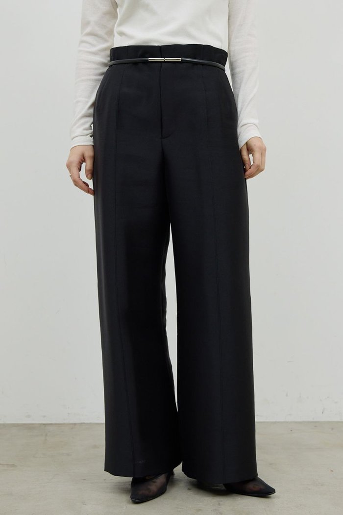 【ガリャルダガランテ/GALLARDAGALANTE】の【セットアップ対応】シルキーダブルクロスパンツ インテリア・キッズ・メンズ・レディースファッション・服の通販 founy(ファニー) https://founy.com/ ファッション Fashion レディースファッション Fashion for Women セットアップ Matching Sets レディースパンツ・ボトムス Pants & Trousers / Bottoms パンツ Pants & Trousers ジャケット Jacket, Outerwear セットアップ Set-Up, Coordinated Outfit ラグジュアリー Luxury, Elegant 新作・新入荷 New Arrivals / New In |ID: prp329100004800039 ipo3291000000034825207