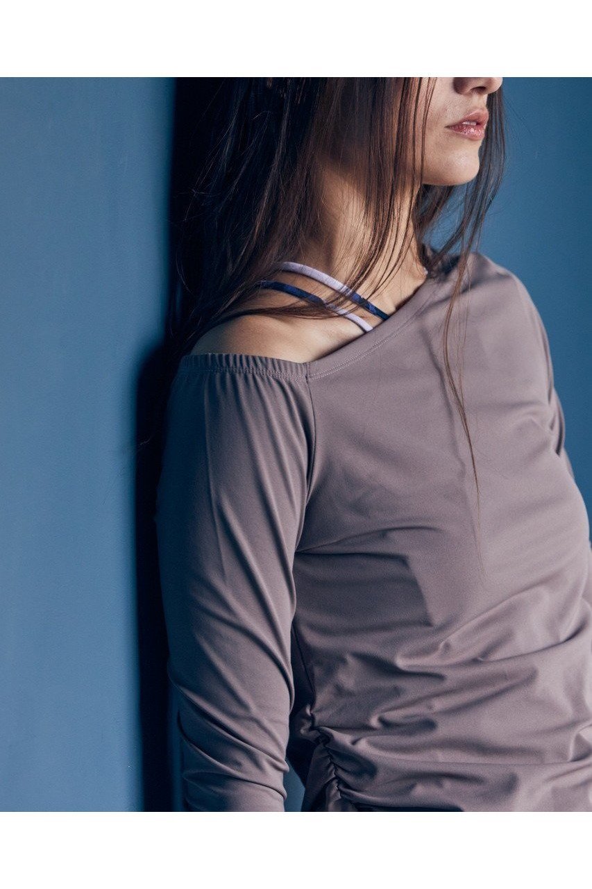 【ジュリエ/Julier】のEcocoアシンメトリーロングスリーブプルオーバー 人気、トレンドファッション・服の通販 founy(ファニー) 　ファッション　Fashion　レディースファッション　Fashion for Women　トップス・カットソー　Cut & Sew Tops　カジュアルプルオーバー・ニットトップス　Pullovers & Knit Tops / Casual Pullovers　スポーツウェア　Functional & Stylish Sportswear　スポーツ トップス　Athletic Tops / Workout Tops / Training Shirts　2026年　2026　アシンメトリー　Asymmetrical Style　ギャザー　Gathered, Ruffled　スポーツ　Sports, Activewear　フィット　Fit, Slim Fit　ワーク　Workwear, Utility Style　エレガント 上品　Elegant　夏　Summer　春　Spring　S/S・春夏　SS, Spring/Summer, Warm Season　other-7|ID: prp329100004800054 ipo3291000000034825360