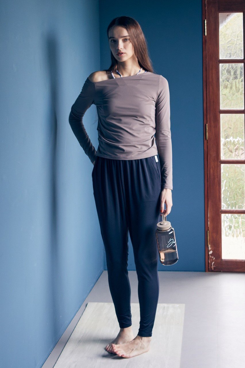 【ジュリエ/Julier】のEcocoアシンメトリーロングスリーブプルオーバー 人気、トレンドファッション・服の通販 founy(ファニー) 　ファッション　Fashion　レディースファッション　Fashion for Women　トップス・カットソー　Cut & Sew Tops　カジュアルプルオーバー・ニットトップス　Pullovers & Knit Tops / Casual Pullovers　スポーツウェア　Functional & Stylish Sportswear　スポーツ トップス　Athletic Tops / Workout Tops / Training Shirts　2026年　2026　アシンメトリー　Asymmetrical Style　ギャザー　Gathered, Ruffled　スポーツ　Sports, Activewear　フィット　Fit, Slim Fit　ワーク　Workwear, Utility Style　エレガント 上品　Elegant　夏　Summer　春　Spring　S/S・春夏　SS, Spring/Summer, Warm Season　other-6|ID: prp329100004800054 ipo3291000000036104110