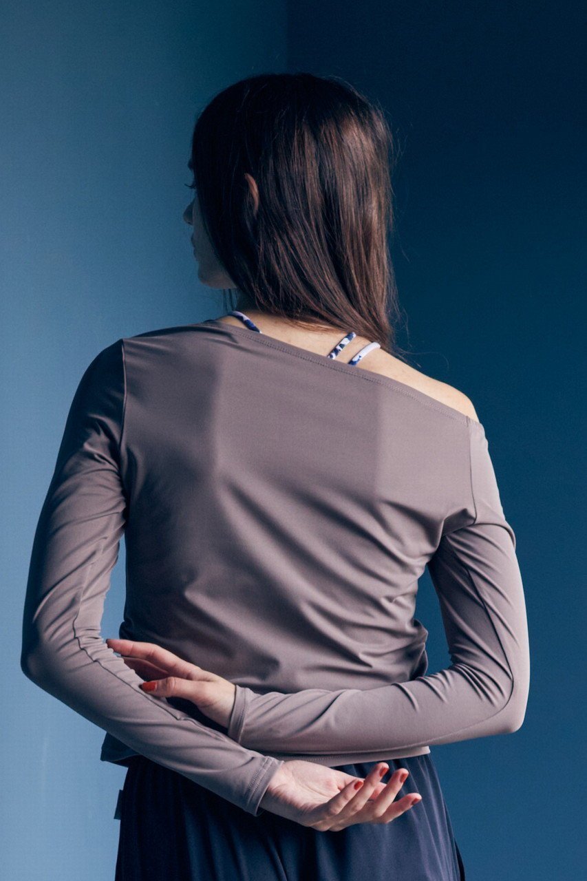 【ジュリエ/Julier】のEcocoアシンメトリーロングスリーブプルオーバー 人気、トレンドファッション・服の通販 founy(ファニー) 　ファッション　Fashion　レディースファッション　Fashion for Women　トップス・カットソー　Cut & Sew Tops　カジュアルプルオーバー・ニットトップス　Pullovers & Knit Tops / Casual Pullovers　スポーツウェア　Functional & Stylish Sportswear　スポーツ トップス　Athletic Tops / Workout Tops / Training Shirts　2026年　2026　アシンメトリー　Asymmetrical Style　ギャザー　Gathered, Ruffled　スポーツ　Sports, Activewear　フィット　Fit, Slim Fit　ワーク　Workwear, Utility Style　エレガント 上品　Elegant　夏　Summer　春　Spring　S/S・春夏　SS, Spring/Summer, Warm Season　other-8|ID: prp329100004800054 ipo3291000000036104112