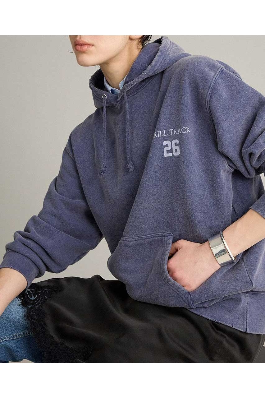 【ブリル/BRILL】の26TRACKスウェット インテリア・キッズ・メンズ・レディースファッション・服の通販 founy(ファニー) ファッション Fashion レディースファッション Fashion for Women トップス・カットソー Cut & Sew Tops シャツ・ブラウス・オフィスカジュアル Elegant Blouses & Button-Ups レディースパーカー・カジュアルフーディー Casual Hoodies & Sweatshirts ロングTシャツ・Tシャツ Longline T-Shirts & Tees スウェット・クルーネックトップス Sweatshirts & Crewnecks / Relaxed Fit Sweat Tops カットソー・ベーシックTシャツ Cut-and-Sewn Tops / Stretch Tees & Basics 2026年 2026 スウェット / スエット Sweatshirt, Sweatwear ダメージ Distressed, Destroyed フロント Front, Front Design プリント Print, Printed Pattern ヴィンテージ Vintage Style 夏 Summer 春 Spring S/S・春夏 SS, Spring/Summer, Warm Season インディゴ|ID: prp329100004800093 ipo3291000000034825663