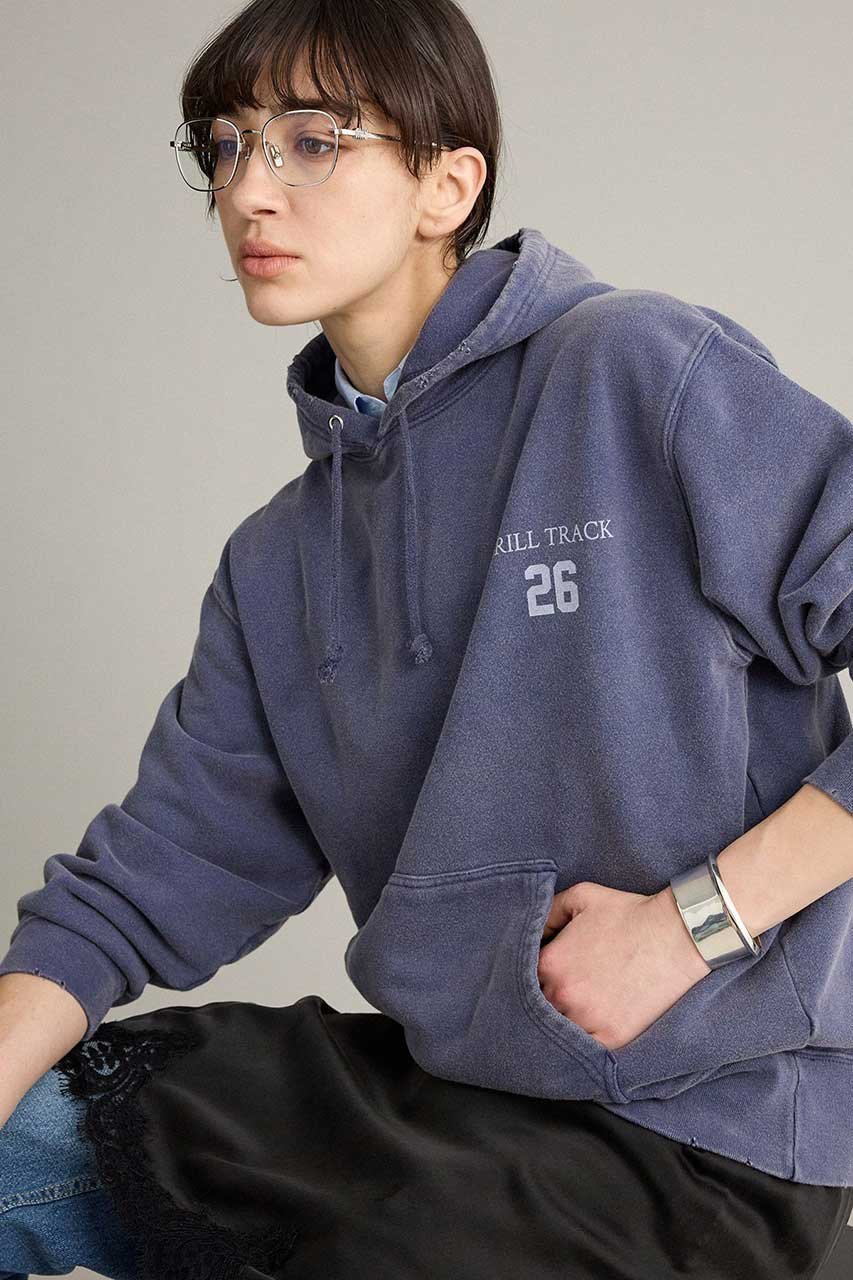 【ブリル/BRILL】の26TRACKスウェット インテリア・キッズ・メンズ・レディースファッション・服の通販 founy(ファニー) 　ファッション　Fashion　レディースファッション　Fashion for Women　トップス・カットソー　Cut & Sew Tops　シャツ・ブラウス・オフィスカジュアル　Elegant Blouses & Button-Ups　レディースパーカー・カジュアルフーディー　Casual Hoodies & Sweatshirts　ロングTシャツ・Tシャツ　Longline T-Shirts & Tees　スウェット・クルーネックトップス　Sweatshirts & Crewnecks / Relaxed Fit Sweat Tops　カットソー・ベーシックTシャツ　Cut-and-Sewn Tops / Stretch Tees & Basics　2026年　2026　スウェット / スエット　Sweatshirt, Sweatwear　ダメージ　Distressed, Destroyed　フロント　Front, Front Design　プリント　Print, Printed Pattern　ヴィンテージ　Vintage Style　夏　Summer　春　Spring　S/S・春夏　SS, Spring/Summer, Warm Season　インディゴ|ID: prp329100004800093 ipo3291000000036022628