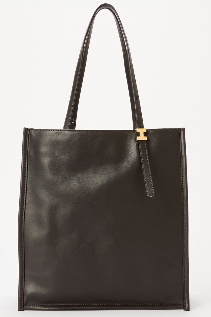 【イアクッチ/IACUCCI】のジュリエッタ NAPPA インテリア・キッズ・メンズ・レディースファッション・服の通販 founy(ファニー) https://founy.com/ ファッション Fashion レディースファッション Fashion for Women バッグ Bags 2026年 2026 シンプル Simple, Minimal スクエア Square, Square Shape スマート Smart, Elegant ビジネス 仕事 通勤 Business / Work / Commuting マグネット Magnet, Magnetic Closure メタル Metal, Metal Parts ワンポイント One Point, Statement Accent エレガント 上品 Elegant 夏 Summer 春 Spring S/S・春夏 SS, Spring/Summer, Warm Season |ID: prp329100004801349 ipo3291000000034835644