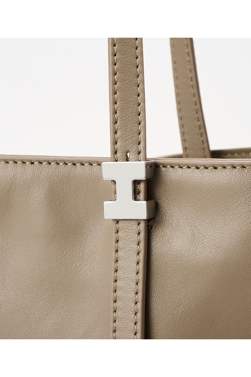 【イアクッチ/IACUCCI】のジュリエッタ NAPPA 人気、トレンドファッション・服の通販 founy(ファニー) ファッション Fashion レディースファッション Fashion for Women バッグ Bags 2026年 2026 シンプル Simple, Minimal スクエア Square, Square Shape スマート Smart, Elegant ビジネス 仕事 通勤 Business / Work / Commuting マグネット Magnet, Magnetic Closure メタル Metal, Metal Parts ワンポイント One Point, Statement Accent エレガント 上品 Elegant 夏 Summer 春 Spring S/S・春夏 SS, Spring/Summer, Warm Season other-8|ID: prp329100004801349 ipo3291000000035352178