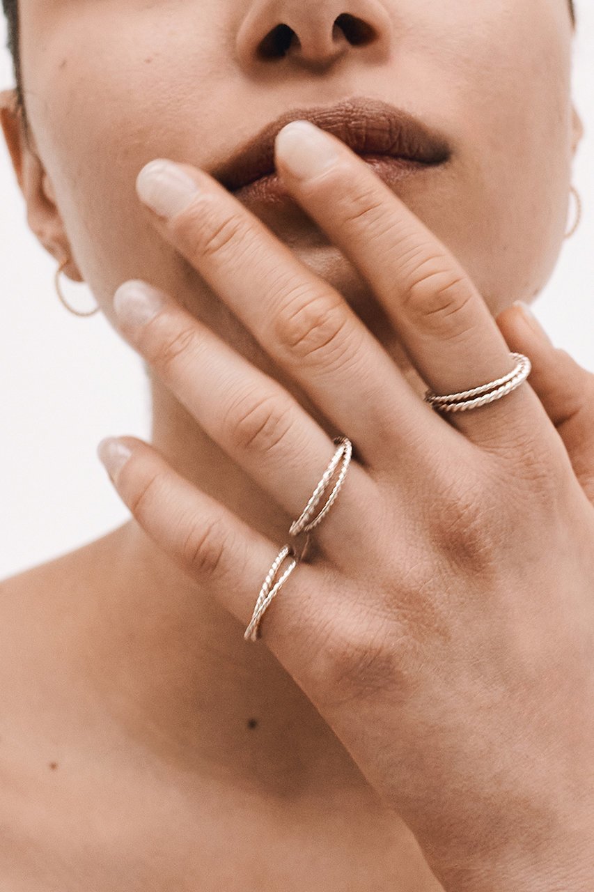 【バージュエリー/BAR Jewellery】のTWISTED DOUBLE リング 人気、トレンドファッション・服の通販 founy(ファニー) 　ファッション　Fashion　レディースファッション　Fashion for Women　ジュエリー　Jewelry　2026年　2026　クラシック　Classic, Timeless Style　ジュエリー　Jewelry, Accessories　モダン　Modern, Contemporary　夏　Summer　春　Spring　S/S・春夏　SS, Spring/Summer, Warm Season　other-4|ID: prp329100004802722 ipo3291000000034886072