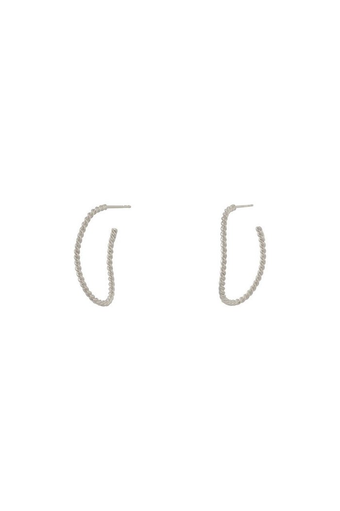 【バージュエリー/BAR Jewellery】のTWISTED ELONGATED HOOP ピアス インテリア・キッズ・メンズ・レディースファッション・服の通販 founy(ファニー) https://founy.com/ ファッション Fashion レディースファッション Fashion for Women ジュエリー Jewelry ファッションリング Fashion Rings イヤリング・フープ・ドロップタイプ Hoop, Drop & Clip Earrings 2026年 2026 イヤリング Earrings シンプル Simple, Minimal バタフライ Butterfly, Butterfly Motif モダン Modern, Contemporary リュクス Luxury, Elegant, High-End, Chic ワイヤー Wire, Wired Bra 夏 Summer 春 Spring S/S・春夏 SS, Spring/Summer, Warm Season |ID: prp329100004802726 ipo3291000000036138138