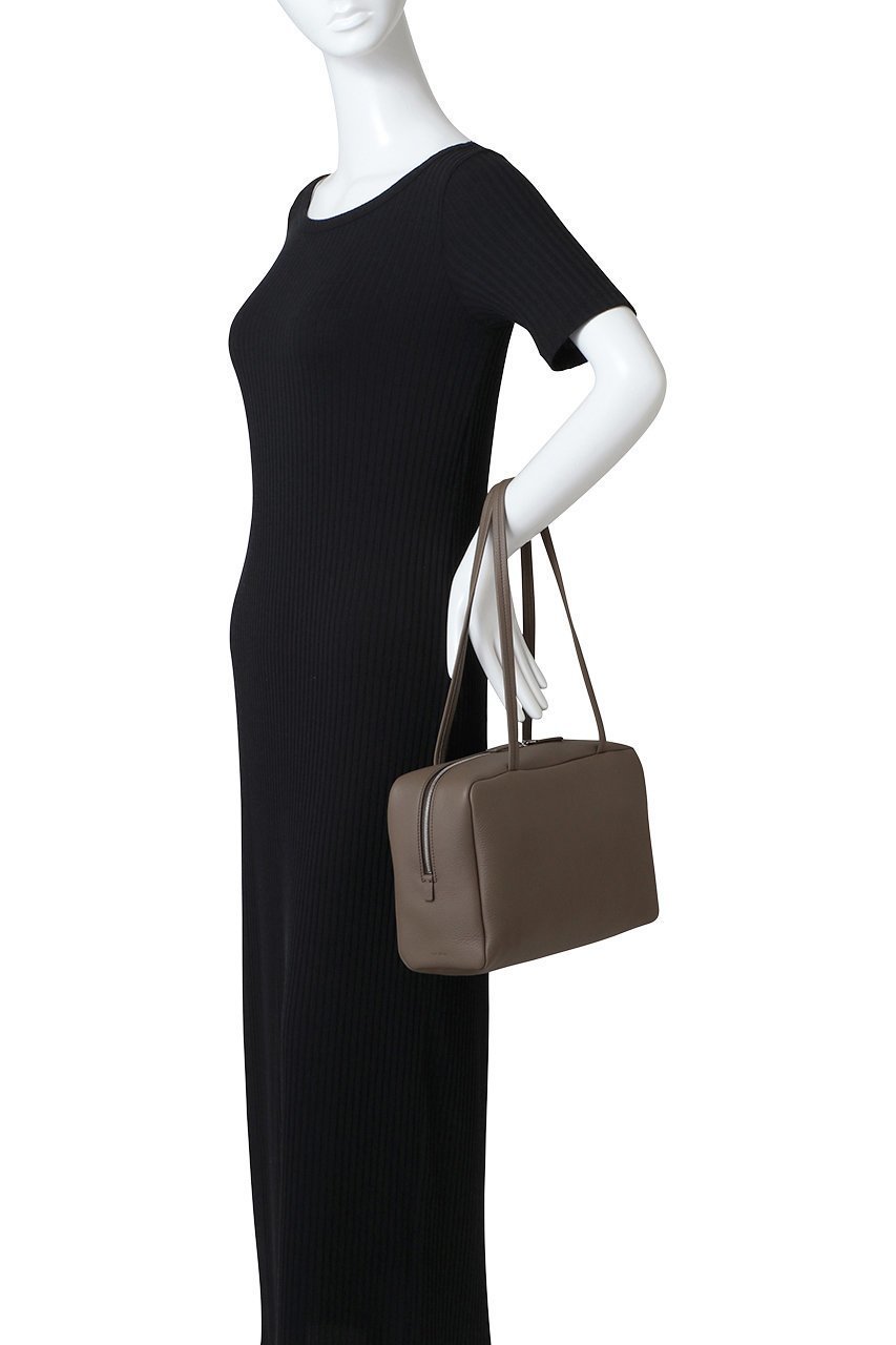 【ザ ロウ/THE ROW】のASTRA BOWLING 人気、トレンドファッション・服の通販 founy(ファニー) ファッション Fashion レディースファッション Fashion for Women 2026年 2026 シンプル Simple, Minimal ボストンバッグ Boston Bag, Retro Bag ポケット Pocket, Pocket Detail 夏 Summer 春 Spring S/S・春夏 SS, Spring/Summer, Warm Season 軽量 Lightweight, Ultra Light other-2|ID: prp329100004802744 ipo3291000000034845298