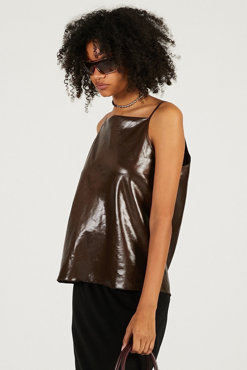 【プランク プロジェクト/PRANK PROJECT】のレザーサテンキャミ 人気、トレンドファッション・服の通販 founy(ファニー) ファッション Fashion レディースファッション Fashion for Women トップス・カットソー Cut & Sew Tops キャミソール&ノースリーブ Camisoles & Sleeveless Tops シャツ・ブラウス・オフィスカジュアル Elegant Blouses & Button-Ups ロングTシャツ・Tシャツ Longline T-Shirts & Tees カットソー・ベーシックTシャツ Cut-and-Sewn Tops / Stretch Tees & Basics 2026年 2026 とろみ Fluid, Flowy Fabric インナー Innerwear カッティング Cutting Detail キャミソール Camisole, Spaghetti Strap Top サテン Satin, Glossy Fabric ジャケット Jacket, Outerwear スクエア Square, Square Shape セットアップ Set-Up, Coordinated Outfit タンク Tank Top, Sleeveless Top ファブリック Fabric, Textile ヴィンテージ Vintage Style 夏 Summer 春 Spring S/S・春夏 SS, Spring/Summer, Warm Season other-8|ID: prp329100004802762 ipo3291000000034845433