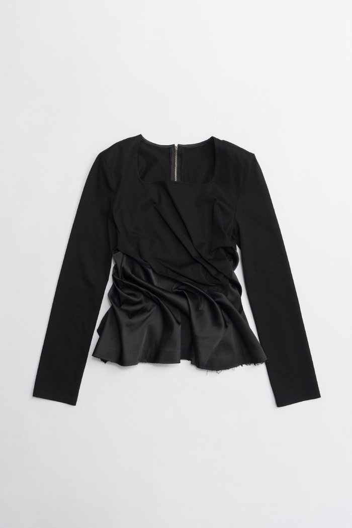 【プランク プロジェクト/PRANK PROJECT】のツイストヘムトップ インテリア・キッズ・メンズ・レディースファッション・服の通販 founy(ファニー) https://founy.com/ ファッション Fashion レディースファッション Fashion for Women トップス・カットソー Cut & Sew Tops シャツ・ブラウス・オフィスカジュアル Elegant Blouses & Button-Ups ロングTシャツ・Tシャツ Longline T-Shirts & Tees カットソー・ベーシックTシャツ Cut-and-Sewn Tops / Stretch Tees & Basics 2026年 2026 カットソー Cut and Sewn Top サテン Satin, Glossy Fabric シルケット Silket, Silky Cotton シンプル Simple, Minimal スクエア Square, Square Shape スラックス Slacks, Dress Pants スリーブ Sleeve, Long Sleeve / Short Sleeve ツイスト Tweed, Tweed Fabric デニム Denim, Jeans Material ロング Long, Long-Length 夏 Summer 春 Spring S/S・春夏 SS, Spring/Summer, Warm Season |ID: prp329100004802784 ipo3291000000034845687