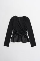 【プランク プロジェクト/PRANK PROJECT】のツイストヘムトップ 人気、トレンドファッション・服の通販 founy(ファニー) ファッション Fashion レディースファッション Fashion for Women トップス・カットソー Cut & Sew Tops シャツ・ブラウス・オフィスカジュアル Elegant Blouses & Button-Ups ロングTシャツ・Tシャツ Longline T-Shirts & Tees カットソー・ベーシックTシャツ Cut-and-Sewn Tops / Stretch Tees & Basics 2026年 2026 カットソー Cut and Sewn Top サテン Satin, Glossy Fabric シルケット Silket, Silky Cotton シンプル Simple, Minimal スクエア Square, Square Shape スラックス Slacks, Dress Pants スリーブ Sleeve, Long Sleeve / Short Sleeve ツイスト Tweed, Tweed Fabric デニム Denim, Jeans Material ロング Long, Long-Length 夏 Summer 春 Spring S/S・春夏 SS, Spring/Summer, Warm Season |ID:prp329100004802784