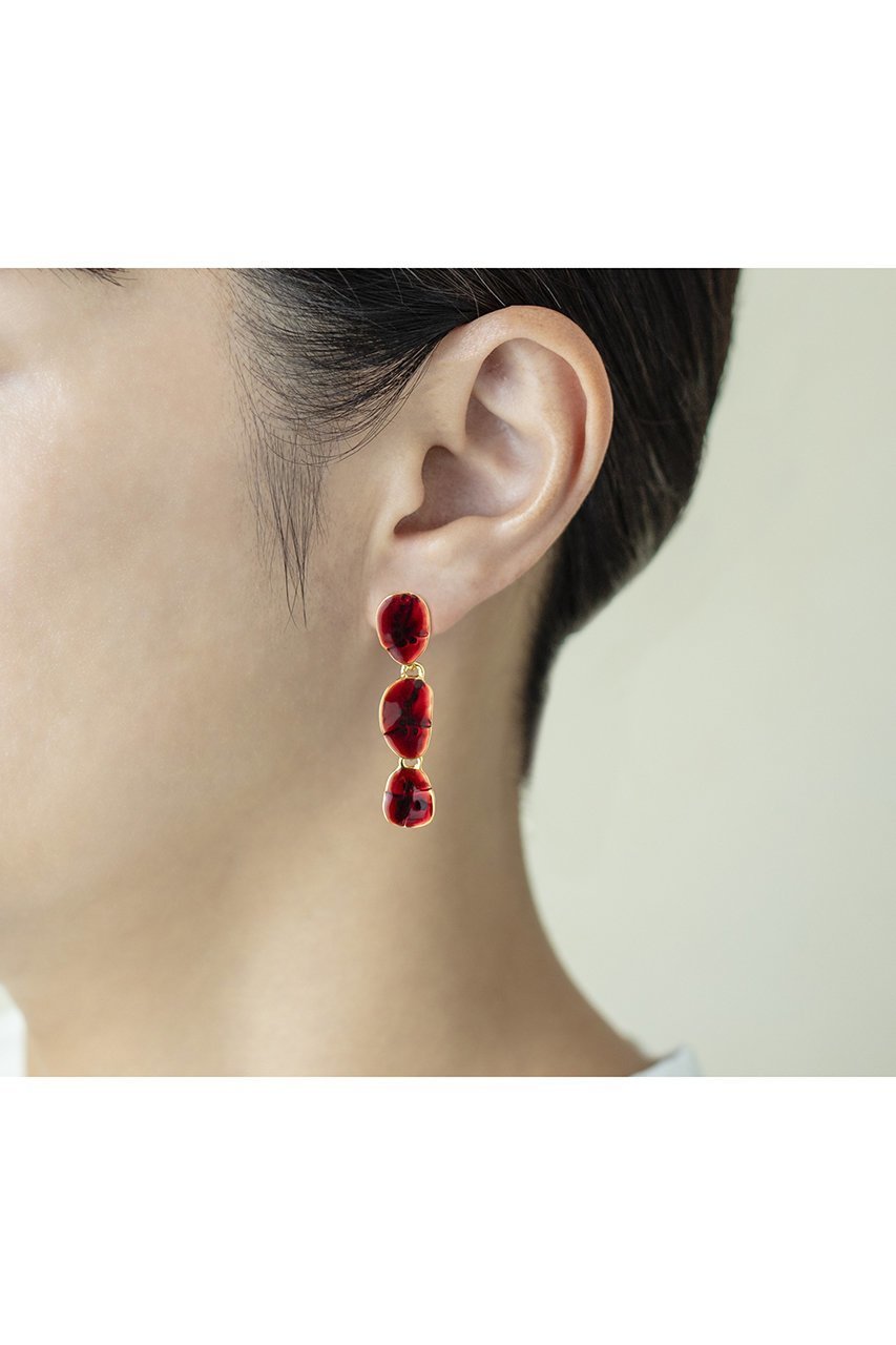 【セシル エ ジャンヌ/CECILE ET JEANNE】のエマイユ ルージュ 3連ドロップピアス 人気、トレンドファッション・服の通販 founy(ファニー) ファッション Fashion レディースファッション Fashion for Women ジュエリー Jewelry ファッションリング Fashion Rings イヤリング・フープ・ドロップタイプ Hoop, Drop & Clip Earrings イヤリング Earrings シンプル Simple, Minimal ドロップ Drop Shoulder, Dropped Style プレート Plate, Dish ロング Long, Long-Length エレガント 上品 Elegant 人気 Popular, Best Seller other-2|ID: prp329100004807394 ipo3291000000035495099