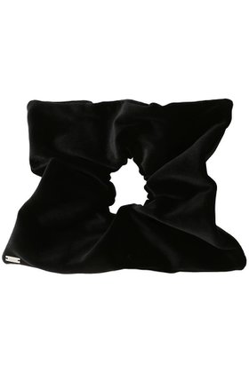 【マルティニーク/martinique】 【heyep】ベロアスクエアシュシュ人気、トレンドファッション・服の通販 founy(ファニー) ファッション Fashion レディースファッション Fashion for Women トップス・カットソー Cut & Sew Tops ベロアトップス Velour Tops / Velvet-Look Items シュシュ&ヘアアクセ/ヘアアレンジ Scrunchies & Hair Accessories 2026年 2026 アクセサリー Fashion Accessories コレクション Collection, Seasonal Line スクエア Square, Square Shape ベロア Velour, Soft Velvet モダン Modern, Contemporary 夏 Summer 春 Spring S/S・春夏 SS, Spring/Summer, Warm Season |ID:prp329100004807430