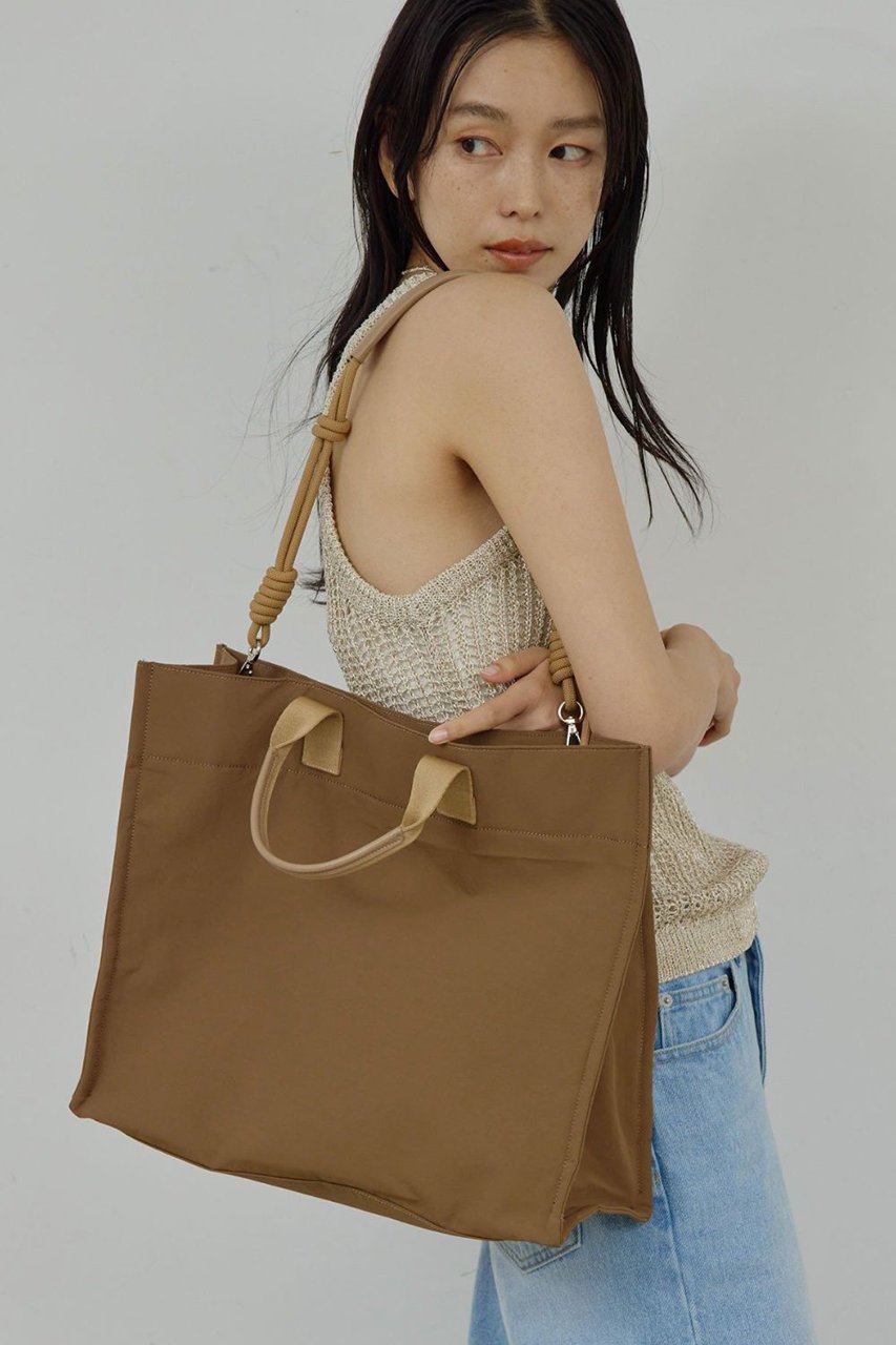【ガリャルダガランテ/GALLARDAGALANTE】の【WEB限定】【2way/はっ水加工】ナイロントート インテリア・キッズ・メンズ・レディースファッション・服の通販 founy(ファニー) 　ファッション　Fashion　レディースファッション　Fashion for Women　バッグ　Bags　2026年　2026　エレガント 上品　Elegant　ショルダー　Shoulder, Shoulder Strap　スポーティ　Sporty, Casual Athletic　傘　Umbrella, Parasol　夏　Summer　旅行　Travel　春　Spring　S/S・春夏　SS, Spring/Summer, Warm Season　キャメル|ID: prp329100004808695 ipo3291000000035539790