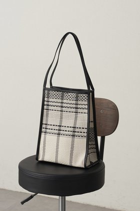 【ガリャルダガランテ/GALLARDAGALANTE】 【2.718】トリミングトート S人気、トレンドファッション・服の通販 founy(ファニー) ファッション Fashion レディースファッション Fashion for Women バッグ Bags 2026年 2026 トリミング Trimming, Decorative Edge ファブリック Fabric, Textile ラップ Wrap, Wrap Design 夏 Summer 春 Spring S/S・春夏 SS, Spring/Summer, Warm Season |ID:prp329100004808702