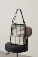 【ガリャルダガランテ/GALLARDAGALANTE】の【2.718】トリミングトート S 人気、トレンドファッション・服の通販 founy(ファニー) ファッション Fashion レディースファッション Fashion for Women バッグ Bags 2026年 2026 トリミング Trimming, Decorative Edge ファブリック Fabric, Textile ラップ Wrap, Wrap Design 夏 Summer 春 Spring S/S・春夏 SS, Spring/Summer, Warm Season |ID:prp329100004808702