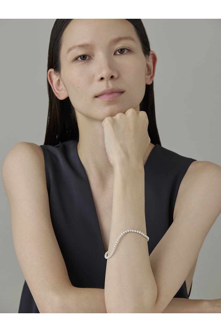 【プラウ/PLOW】のSculptual Pearl ブレスレット S 人気、トレンドファッション・服の通販 founy(ファニー) 　ファッション　Fashion　レディースファッション　Fashion for Women　ジュエリー　Jewelry　チェーン＆カフブレスレット　Cuff & Chain Bracelets　バングル・カフブレスレット　Bangles & Cuff Bracelets　2026年　2026　シンプル　Simple, Minimal　パール　Pearl, Pearl Accent　フォルム　Silhouette, Form　ブレスレット　Bracelet, Wristband　エレガント 上品　Elegant　夏　Summer　春　Spring　S/S・春夏　SS, Spring/Summer, Warm Season　other-4|ID: prp329100004809864 ipo3291000000034908109