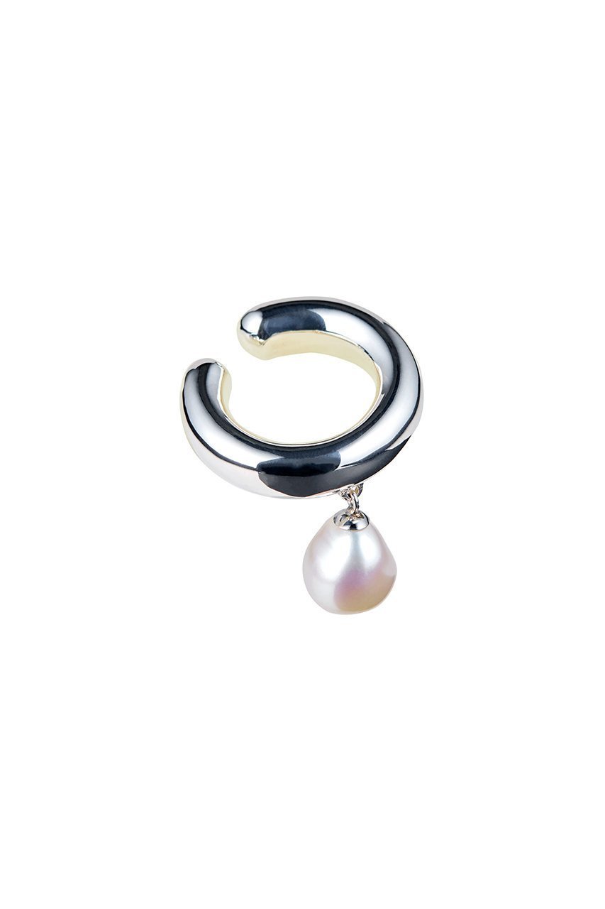 【プラウ/PLOW】のSunny C Pearl イヤーカフ(片耳用) インテリア・キッズ・メンズ・レディースファッション・服の通販 founy(ファニー) 　ファッション　Fashion　レディースファッション　Fashion for Women　ジュエリー　Jewelry　ファッションリング　Fashion Rings　イヤリング・フープ・ドロップタイプ　Hoop, Drop & Clip Earrings　2026年　2026　イヤリング　Earrings　イヤーカフ　Ear Cuffs　シンプル　Simple, Minimal　パール　Pearl, Pearl Accent　フェミニン　Feminine, Girly　モダン　Modern, Contemporary　エレガント 上品　Elegant　夏　Summer　春　Spring　S/S・春夏　SS, Spring/Summer, Warm Season　片耳　One-Ear, Single Earring　シルバー|ID: prp329100004809868 ipo3291000000034908123