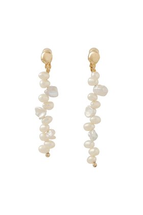 【アナイ/ANAYI】 ケシパールイヤリング人気、トレンドファッション・服の通販 founy(ファニー) ファッション Fashion レディースファッション Fashion for Women ジュエリー Jewelry ファッションリング Fashion Rings イヤリング・フープ・ドロップタイプ Hoop, Drop & Clip Earrings 2026年 2026 イヤリング Earrings オケージョン Occasion Wear パール Pearl, Pearl Accent フォルム Silhouette, Form エレガント 上品 Elegant 夏 Summer 春 Spring S/S・春夏 SS, Spring/Summer, Warm Season |ID:prp329100004809871