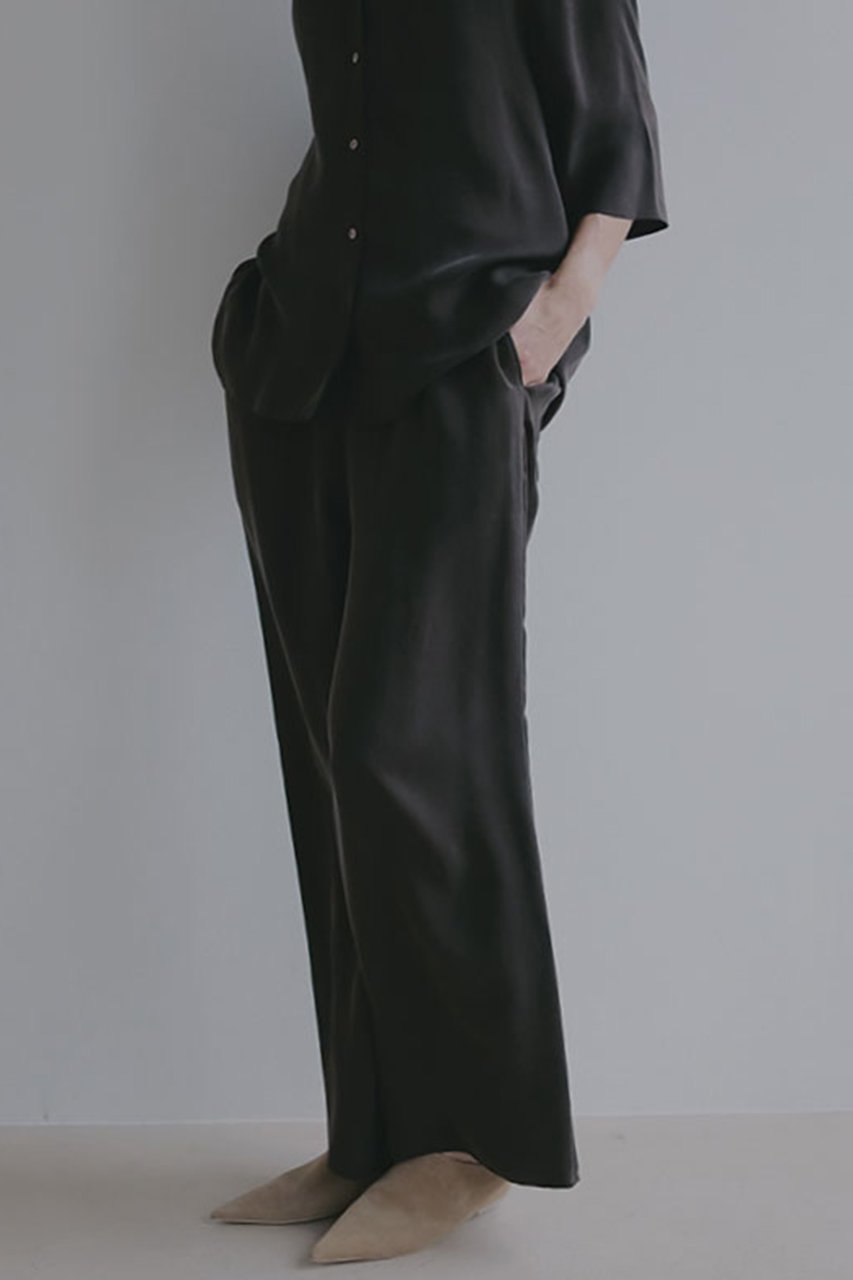 【エトレトウキョウ/ETRE TOKYO】のリラクシーキュプラパンツ 人気、トレンドファッション・服の通販 founy(ファニー) 　ファッション　Fashion　レディースファッション　Fashion for Women　パンツ　Pants & Trousers　春　Spring　キュプラ　Cupro, Eco Fabric　シューズ　Shoes, Footwear　ストレート　Straight, Straight Cut　スニーカー　Sneakers, Trainers　セットアップ　Set-Up, Coordinated Outfit　なめらか　Smooth, Silky Texture　フラット　Flat, Flat Shoes　リラックス　Relax, Relaxed Fit　ワイド　Wide, Wide Fit　S/S・春夏　SS, Spring/Summer, Warm Season　夏　Summer　エレガント 上品　Elegant　2026年　2026　other-2|ID: prp329100004809876 ipo3291000000034908177