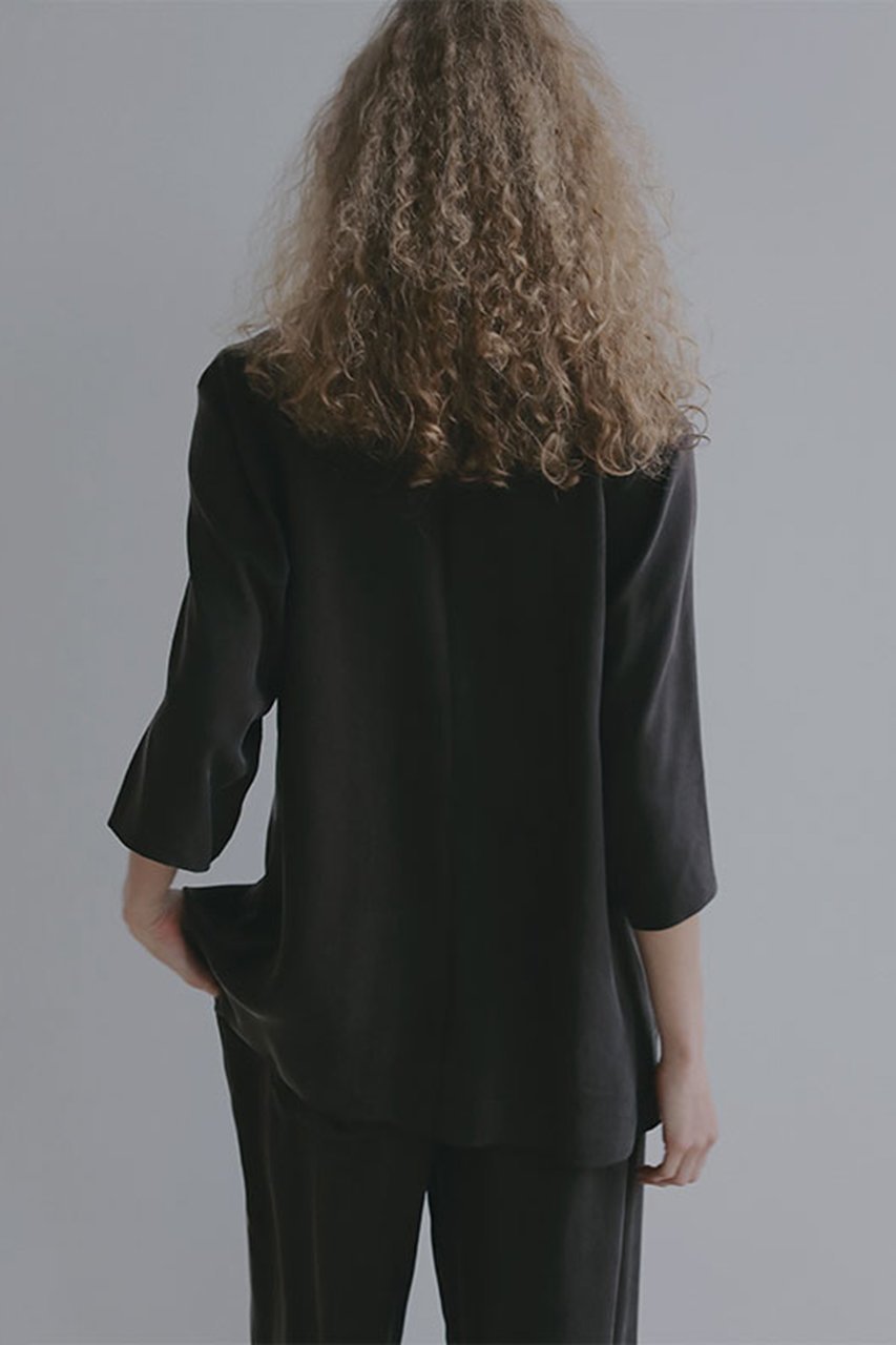 【エトレトウキョウ/ETRE TOKYO】のオープンネックキュプラシャツ 人気、トレンドファッション・服の通販 founy(ファニー) ファッション Fashion レディースファッション Fashion for Women トップス・カットソー Cut & Sew Tops シャツ・ブラウス・オフィスカジュアル Elegant Blouses & Button-Ups 春 Spring キュプラ Cupro, Eco Fabric ショート Short, Short Length ジャケット Jacket, Outerwear スタイリッシュ Stylish, Fashionable スリーブ Sleeve, Long Sleeve / Short Sleeve セットアップ Set-Up, Coordinated Outfit とろみ Fluid, Flowy Fabric デコルテ Décolleté, Neckline なめらか Smooth, Silky Texture フロント Front, Front Design ベーシック Basic, Essential ボトム Bottoms, Lower Wear ワイド Wide, Wide Fit S/S・春夏 SS, Spring/Summer, Warm Season 夏 Summer エレガント 上品 Elegant 2026年 2026 other-3|ID: prp329100004809877 ipo3291000000034908186