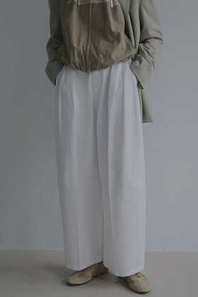 【エトレトウキョウ/ETRE TOKYO】 ソフトコットンタックカーブパンツ人気、トレンドファッション・服の通販 founy(ファニー) ファッション Fashion レディースファッション Fashion for Women パンツ Pants & Trousers 春 Spring キャップ Cap, Baseball Cap コンパクト Compact, Small Size シアー Sheer, See-Through スニーカー Sneakers, Trainers スポーティ Sporty, Casual Athletic ツイル Twist, Twisted Detail バランス Balance, Style Balance フロント Front, Front Design ベーシック Basic, Essential リラックス Relax, Relaxed Fit S/S・春夏 SS, Spring/Summer, Warm Season 夏 Summer エレガント 上品 Elegant 2026年 2026 |ID:prp329100004809879