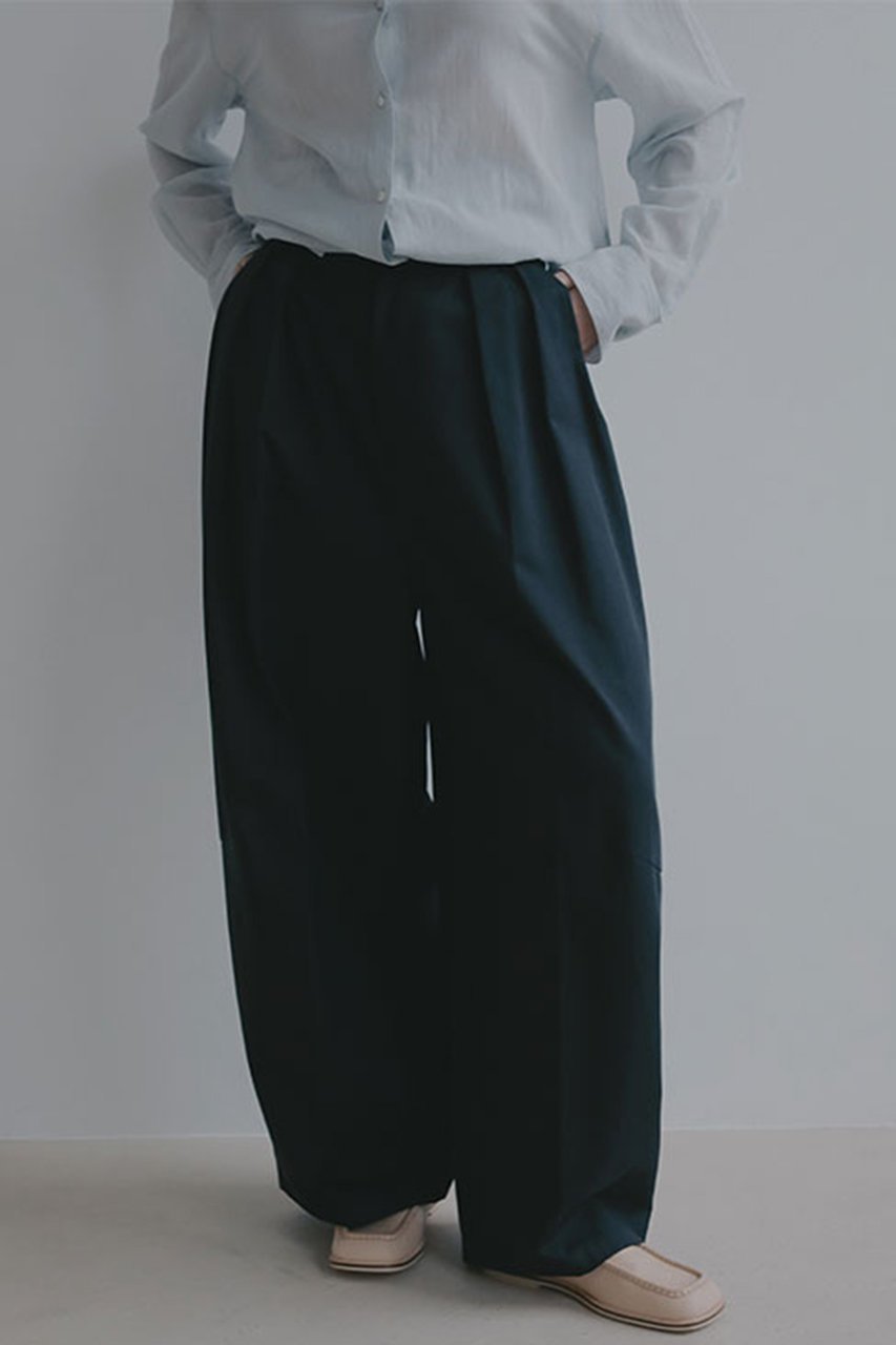 【エトレトウキョウ/ETRE TOKYO】のソフトコットンタックカーブパンツ インテリア・キッズ・メンズ・レディースファッション・服の通販 founy(ファニー) 　ファッション　Fashion　レディースファッション　Fashion for Women　パンツ　Pants & Trousers　春　Spring　キャップ　Cap, Baseball Cap　コンパクト　Compact, Small Size　シアー　Sheer, See-Through　スニーカー　Sneakers, Trainers　スポーティ　Sporty, Casual Athletic　ツイル　Twist, Twisted Detail　バランス　Balance, Style Balance　フロント　Front, Front Design　ベーシック　Basic, Essential　リラックス　Relax, Relaxed Fit　S/S・春夏　SS, Spring/Summer, Warm Season　夏　Summer　エレガント 上品　Elegant　2026年　2026　ネイビー|ID: prp329100004809879 ipo3291000000034908206