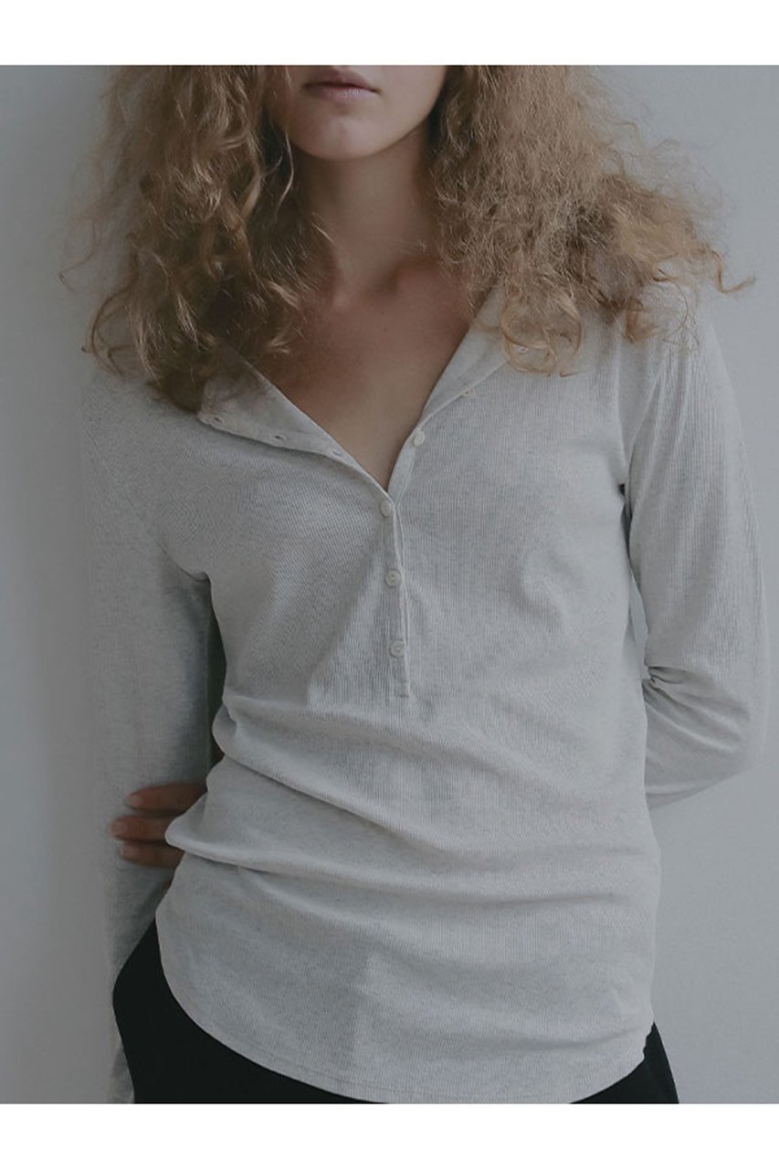 【エトレトウキョウ/ETRE TOKYO】のヘンリーネックシアープルオーバー インテリア・キッズ・メンズ・レディースファッション・服の通販 founy(ファニー) 　ファッション　Fashion　レディースファッション　Fashion for Women　トップス・カットソー　Cut & Sew Tops　シャツ・ブラウス・オフィスカジュアル　Elegant Blouses & Button-Ups　ロングTシャツ・Tシャツ　Longline T-Shirts & Tees　カジュアルプルオーバー・ニットトップス　Pullovers & Knit Tops / Casual Pullovers　カットソー・ベーシックTシャツ　Cut-and-Sewn Tops / Stretch Tees & Basics　2026年　2026　シアー　Sheer, See-Through　シンプル　Simple, Minimal　スリーブ　Sleeve, Long Sleeve / Short Sleeve　テレコ　Ribbed, Rib Stitch　フィット　Fit, Slim Fit　フロント　Front, Front Design　ロング　Long, Long-Length　夏　Summer　春　Spring　S/S・春夏　SS, Spring/Summer, Warm Season　グレー|ID: prp329100004809883 ipo3291000000034908246