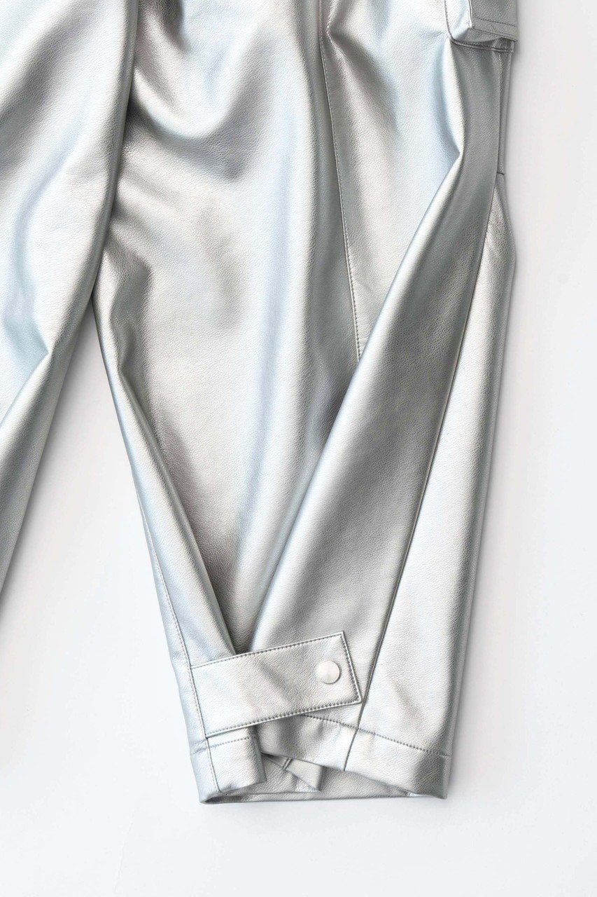 【メゾンスペシャル/MAISON SPECIAL】のSynthetic Leather Cargo Pants/フェイクレザーカーゴパンツ 人気、トレンドファッション・服の通販 founy(ファニー) 　ファッション　Fashion　レディースファッション　Fashion for Women　パンツ　Pants & Trousers　カーゴパンツ　Cargo Pants, Utility Pants　ストレート　Straight, Straight Cut　フェイクレザー　Faux Leather, PU Leather　ポケット　Pocket, Pocket Detail　ミリタリー　Military, Army Style　リアル　Real, Realistic　おすすめ　Recommended / Our Picks　other-8|ID: prp329100004809960 ipo3291000000034910141