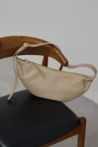 【ガリャルダガランテ/GALLARDAGALANTE】の【2.718】タッククロスボディバッグ ベージュ|ID: prp329100004810952 ipo3291000000035413790