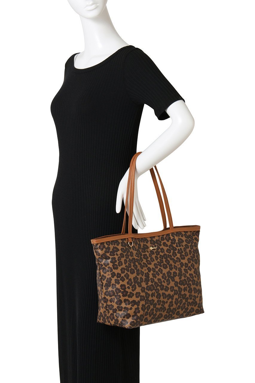 【ミュベール/MUVEIL】のairlistコラボ横長トートバッグ 人気、トレンドファッション・服の通販 founy(ファニー) 　ファッション　Fashion　レディースファッション　Fashion for Women　バッグ　Bags　2026年　2026　コラボ　Collaboration, Collab　スマート　Smart, Elegant　チャーム　Charm, Pendant　ポケット　Pocket, Pocket Detail　夏　Summer　春　Spring　S/S・春夏　SS, Spring/Summer, Warm Season　無地　Plain, Solid Color　other-2|ID: prp329100004811947 ipo3291000000034930705